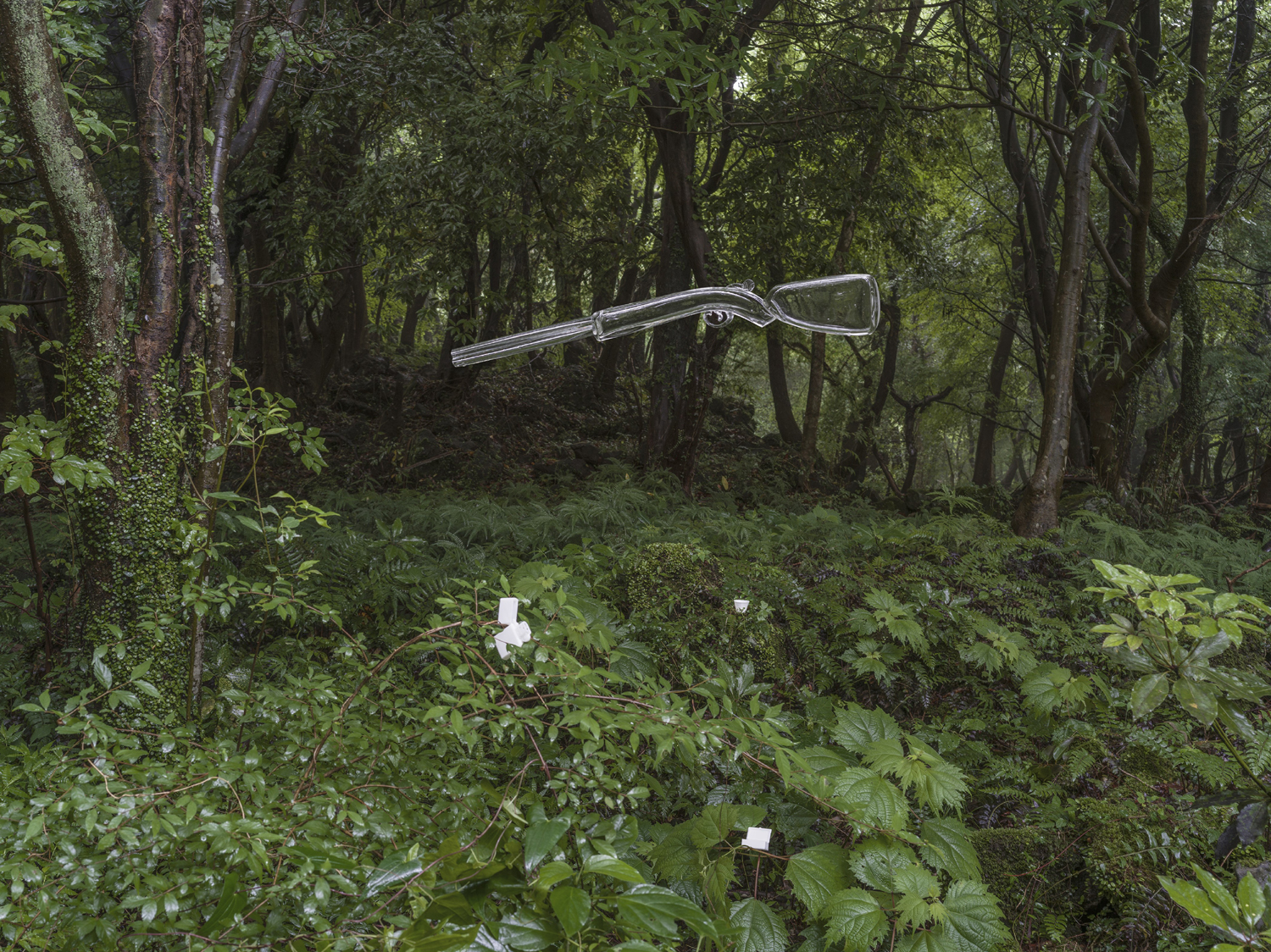 최영귀, Monologue 3_What remains-Gun, Pigment Print, 90×122cm, 2024