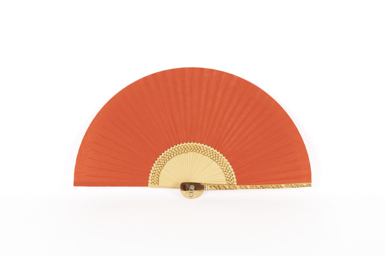 합죽선   30 × 54cm, 등_벽조목, 사북_백동, 선면지_염색한지, 낙죽_손낙죽: 매화문/손낙죽: 매화문